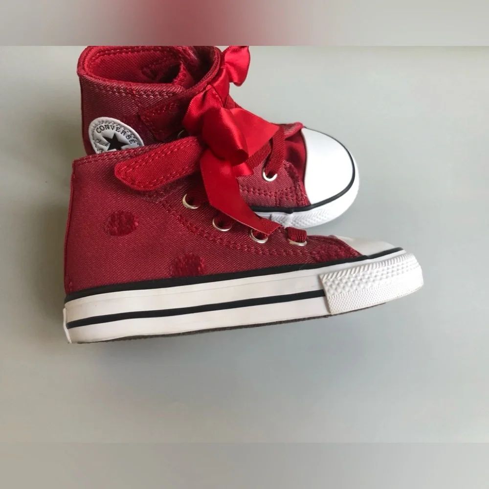 Converse Chuck Taylor All Star Bow Easy On High Top Sneaker Size: US Toddler 6C